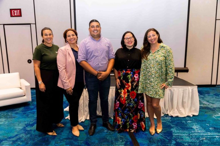 ATA - Turismo Eco-Conscious-Edeline Berg-Derchlien Dijkhoff-Tyson Lopez-Marisol Sanchez- Casanova