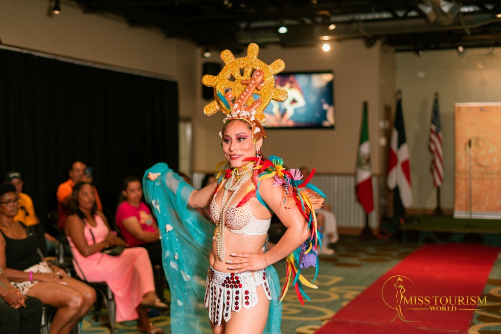 Pabien Miss Turismo Mundial Carolin Espinosa y Teen Turismo Mundial